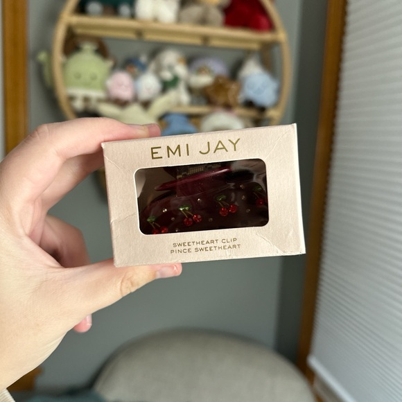Emi Jay Sweetheart Clip in Bordeaux Cherry Pie - Picture 3 of 4